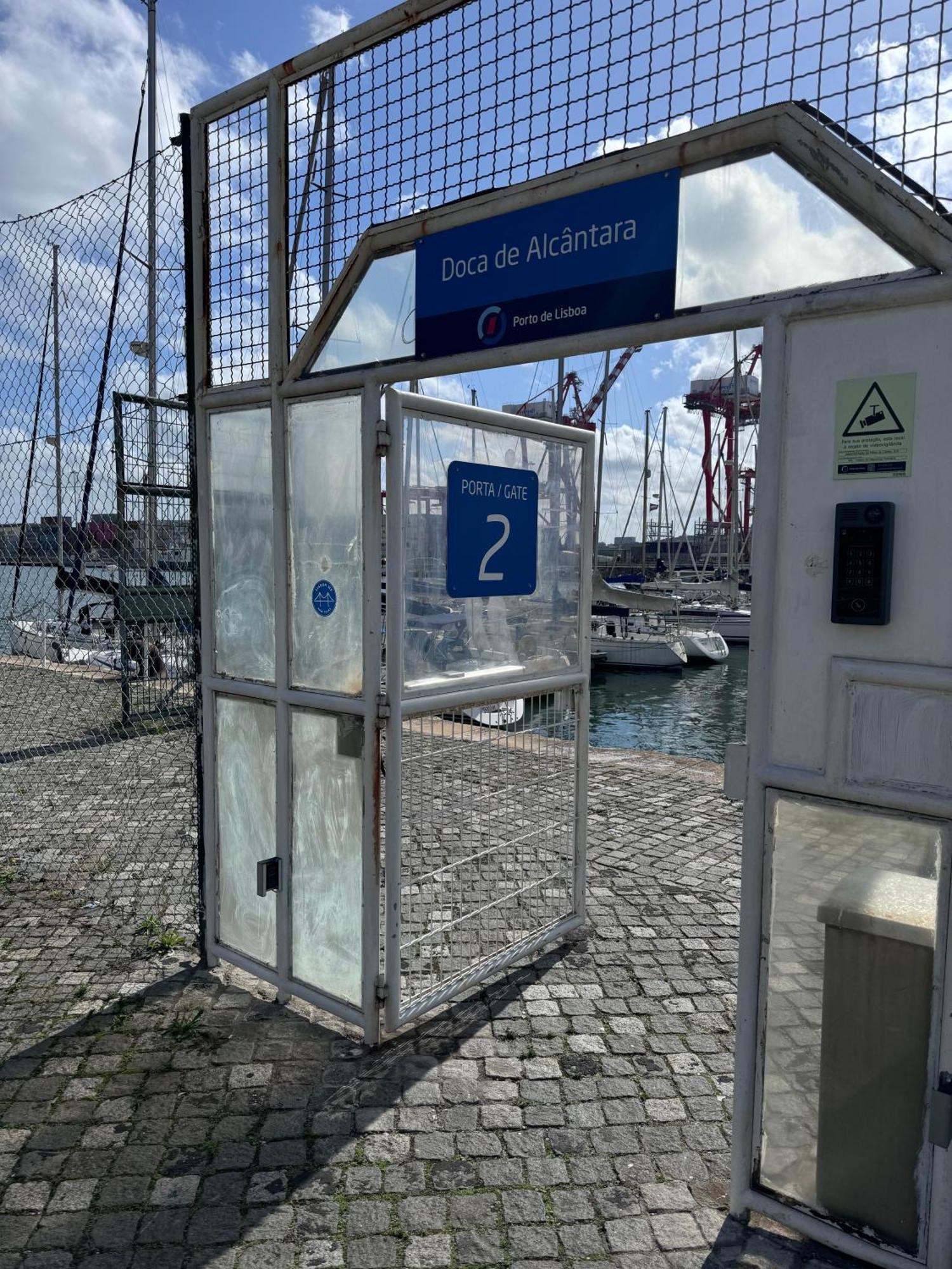 ホテル Lisbon Cosy Boat エクステリア 写真